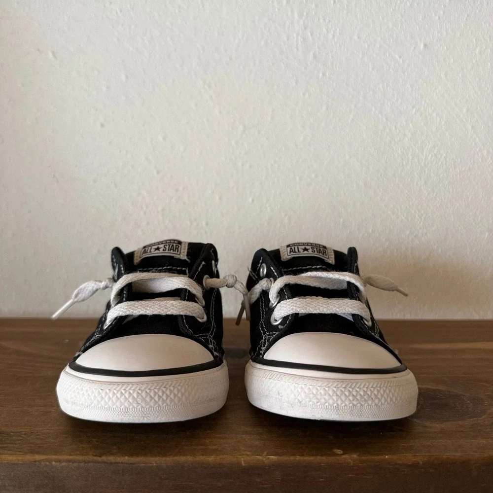 Converse Chuck Taylor All Star Sneakers Toddler Size 9 Black White Low Top